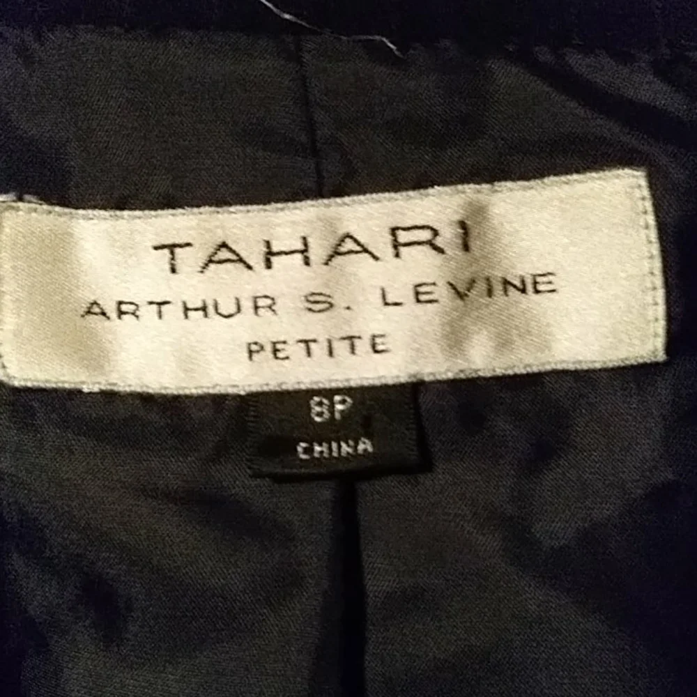 Tahari suit jacket 8 black pinstripes - Picture 7 of 9